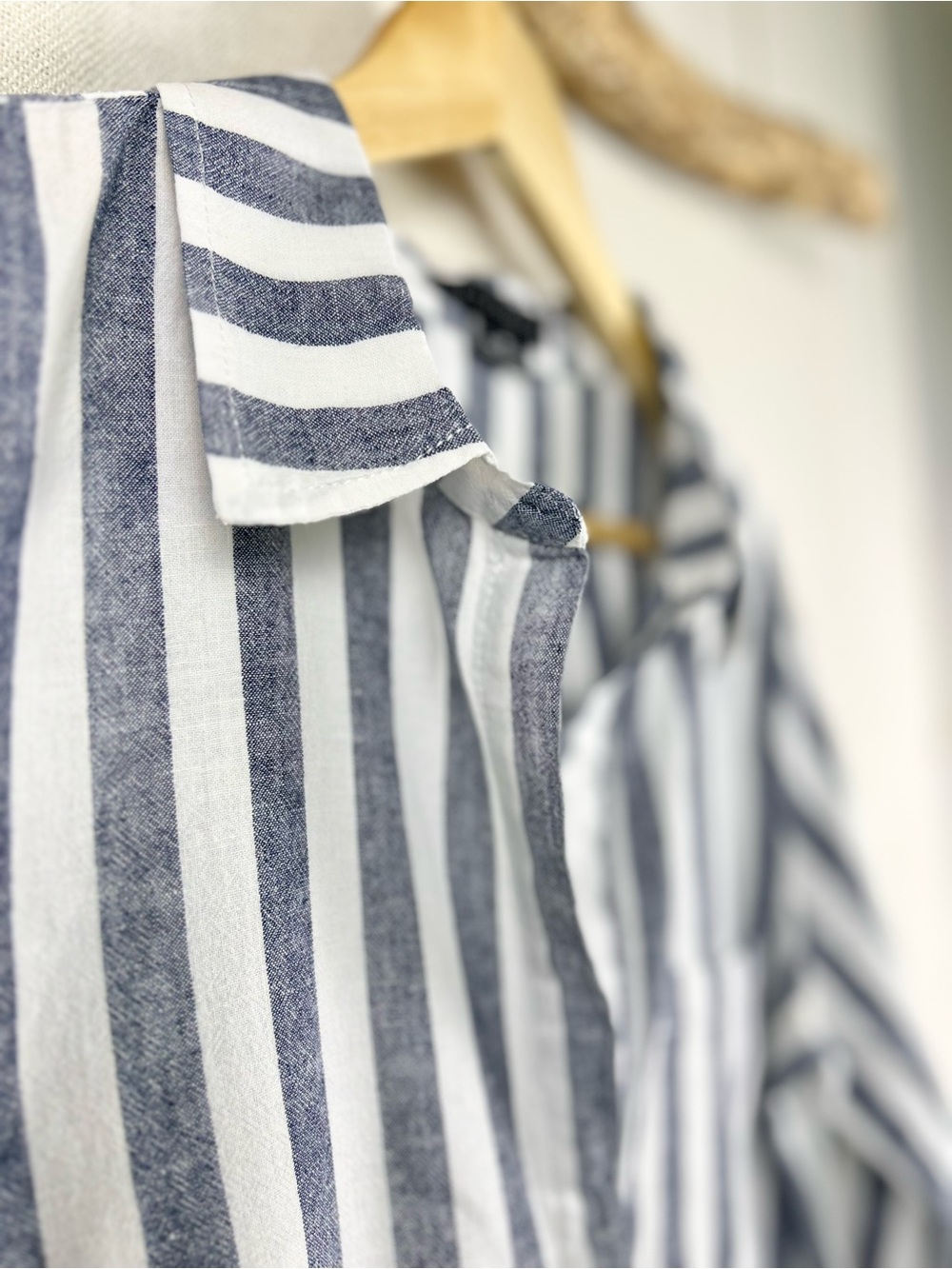 Sanctuary Linen Blend Striped Popover Top Blue White Coastal Medium - Picture 4 of 6